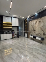 Nhỉnh 6 tỷ hoa hậu của phường đây chứ đâu