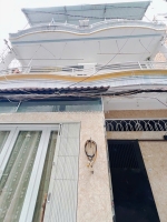 Sát mặt tiền xóm chiếu diện tích 50 m2 
có 5 tỷ  trung tâm q4