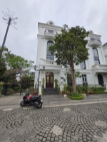 Thạch bàn 86 tỷ 216m mặt tiền 12m,khu vip nhà đẹp long biên