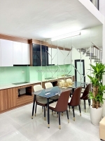 Thịnh quang- nhà đẹp -lô góc-mặt ngõ- dt 25/30m2-4tầng-giá chỉ 5.9 tỷ