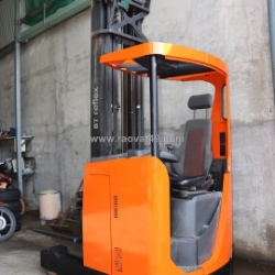 Xe nâng và ứng dụng trong ngành nhựa và hóa chất