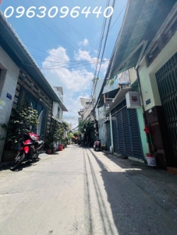 Bán nhà 2 tầng hẻm xe hơi huỳnh tấn phát quận 7 thu nhập ổn định 13 triệu mỗi
