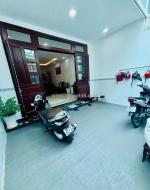 Bán nhà 3 tầng kiên cố hẻm 1 trục phạm văn bạch ngang 5m, 5pn, hơn 7 tỷ