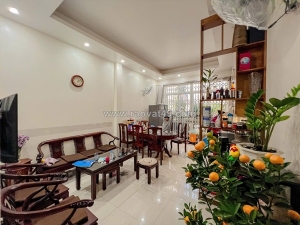 Bán nhà bồ đề - long biên - ô tô vào nhà - ngõ thông - khu dân trí cao - ở