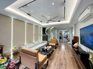 Bán nhà hoàng cầu, ô tô, kd 40m 5 tầng mặt tiền 4m 15 tỷ