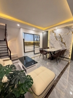 Bán nhà lạc long quân 45m² x 6tầng thang máy, lô góc, ngõ rộng ô tô, gần phố,