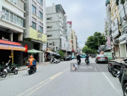 Bán nhà pl hoàng quốc việt - gần kđt starlake - dt 102m - mt 8m - ô tô vỉa hè