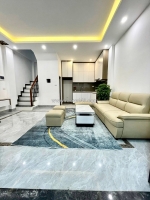 Bán nhà thụy khuê 42m x 5tầng, 2 thoáng, mặt ngõ nông rộng, gần ô tô, giá nhỉnh