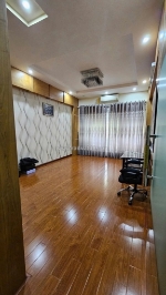 Bán nhà trần quốc hoàn, cầu giấy, lô góc, ô tô tránh, 42m2, 6 tầng, chỉ 21.5 tỷ