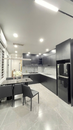 Cần bán gấp nhà ngọc trì 43m² × 6t × mt 3.5m – 10.8 tỷ – long biên – ô tô –