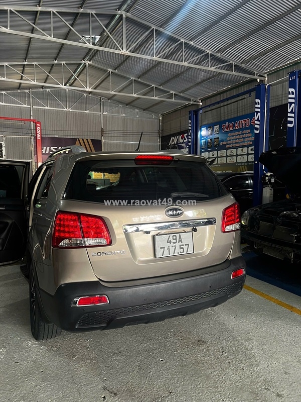 ~/Img/2025/8/can-ban-xe-kia-sorento-2014-bien-so-49a71757-02.jpg