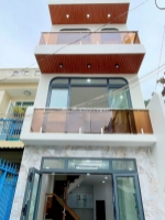 Cạnh mặt tiền lại là căn góc thoáng
đúc xây mới 3 tấm  trung tâm q4
có 4 tỷ