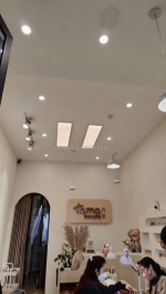 Cho thuê 40m2, tầng 1,nở hậu có lộc, nhà mặt phố đi bộ mai anh tuấn, view hồ