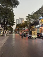 Chủ cần bán gấp giảm 5 tỷ mp trung hoà cg 132m² 5t mt5.6m thang máy kd sầm uất