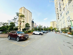 Chung cư cầu giấy- nhà thiết kế hiện đại -  ô tô chạy vòng quanh - 3pn - 2wc -