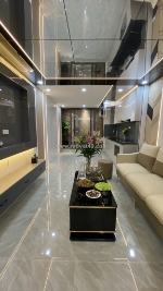 Đê la thành-dt 40m x 4 tầng-8,8 tỷ-30m ra phố