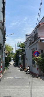 Hiếm. tt sơn trà- gần nguyễn văn thoại, 3p biển mỹ khê- 75m, c4 có gác- kiệt