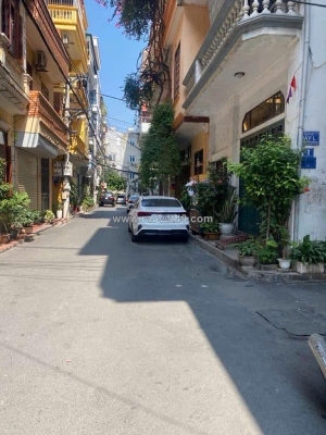 Iền kề ngô thì nhậm vỉa hè 2 bên -phân lô bàn cờ - gara - kinh doanh