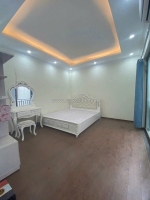 Ngả em nó đi lấy chồng ạ. gia đình em chuyển công tác cần bán luôn căn hộ dt