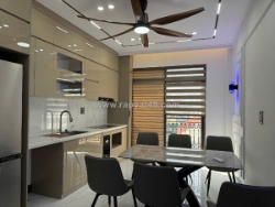 Ngọc thuỵ- 40m-sổ vuông nét căng-6 tầng thang máy-vị trí hồng tiến