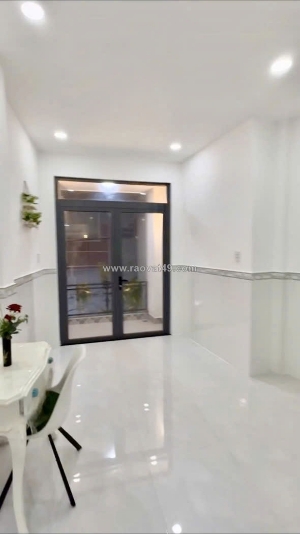 Nhà 2 tầng mới sát hxh âu dương lân p. chánh hưng. giá 5, tỷ tl