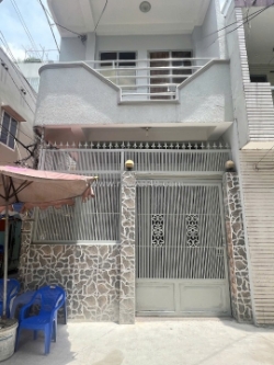 Nhà 3 tầng góc 3 mặt hxh đường nguyễn văn cừ p2q5. 6 tỷ 50 triệu