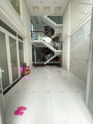 Nhà 5 tầng ôtô tới cửa  liên tỉnh 5 p. bình đông. giá: 9,2 tỷ tl