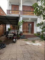 Nhà 8  triệu 4 phòng ngủ có sân đậu ô tô