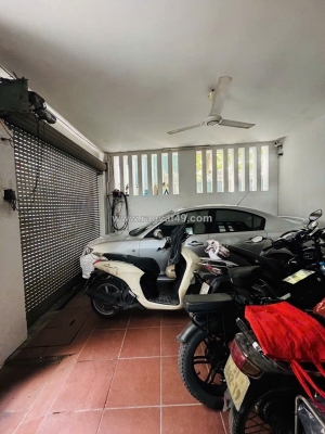 Nhà lạc long quân xây chắc chắn - lô góc -oto tránh - kinh doanh đỉnh - 71m2