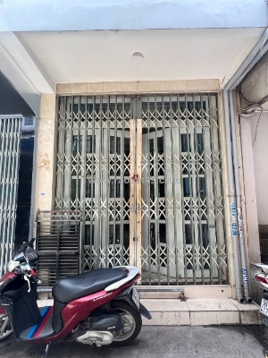 Nhà mới 3 tầng nở hậu l hẻm 875 đường trần hưng đạo p1q5. giá: 4.68 tỷ