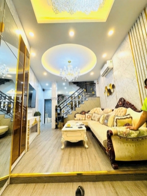 Nhà như cung điện – trường chinh, thanh xuân 🏰
📐 diện tích 50m² x 5 tầng