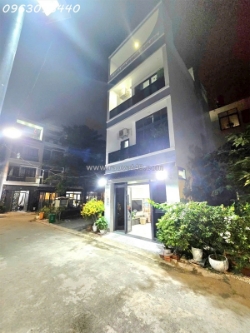 Nhà phố 2 lầu sân thượng – full nội thất – đường huỳnh tấn phát, nhà bè