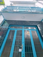 Sát mặt tiền đường tôn đản 
ngang 4 dài 8 m
đúc 2 tấm có 2 tỷ