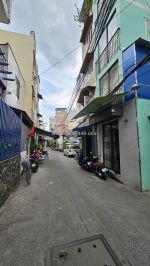 Sát mặt tiền xe hơi 10m  trung tâm q4 
diện tích 38 m2 hơn 3 tỷ