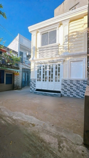 Sát mặt tiền xe hơi q4 
nhà mới ngang  4.45 dài xx
hơn 1 tỷ 7