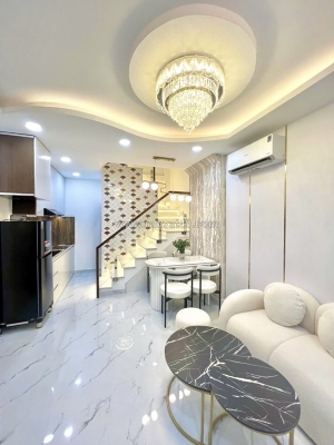 Siêu phẩm hoàng sa quận 3

full nội thất sang xịn mịn - 3 tầng 2pn

sd