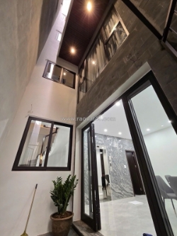 Siêu phẩm mới tinh! nhà 6 tầng thang máy - ngọc lâm - ô tô đỗ cổng - tặng full