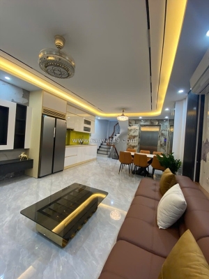 Siêu phẩm ngọc thụy - lô góc 2 thoáng - thang máy - ô tô vào nhà