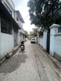 Thạch bàn,long biên 17tỷ 150m lô góc,ô tô đỗ cửa,ngõ thông,kinh doanh,xây ở