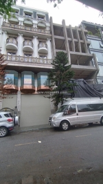 Tòa building - phố trần thái tông (gần đsq mỹ) 155m/ 8t thang máy/ mt