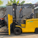 Xe nâng điện 3 bánh komatsu 1.5 tấn – giải pháp linh hoạt cho kho hẹp