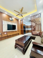 Bán nhà 35m², 5 tầng ngọc thụy long biên