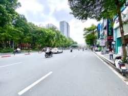 Bán nhà giá tốt mp hồng tiến-long biên-hà nội. mặt tiền rộng, thang máy. kinh