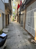 Bán nhà trung tâm quận thanh xuân, phố tô vĩnh diện, dt 39m2 x 5 tầng, mt 3,5m.