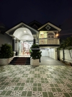 Cho thuê nhà kd mặt tiền, 2 tầng, 340m2, 3pn, giá tốt kênh 30 tháng 4, p.6,