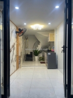 Cho thuê nhà ngõ 124 vĩnh tuy, 22m2 x 5 tầng x 3 ngủ, 10 triệu/th