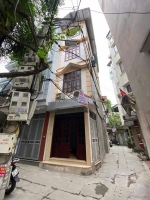Cho thuê nhà  ngõ 127 hào nam, 32m2 x 4 tầng, 3 ngủ, giá 11 triệu/tháng