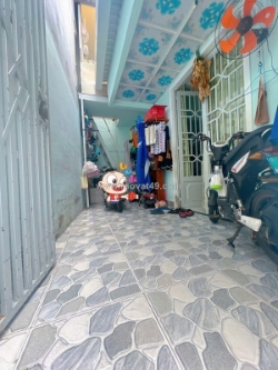 Hẻm 1 sẹt - cách mặt tiền đường 50m q4
ngang 11 dài 5,5 có 4 tỷ