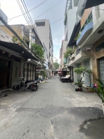 Mặt tiền kinh doanh 
trung tâm q4
có 12 tỷ