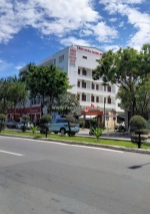 Ngộp bank - bán gấp nhà 3 tầng, 125m2, mặt phố nguyễn tất thành - hải châu -